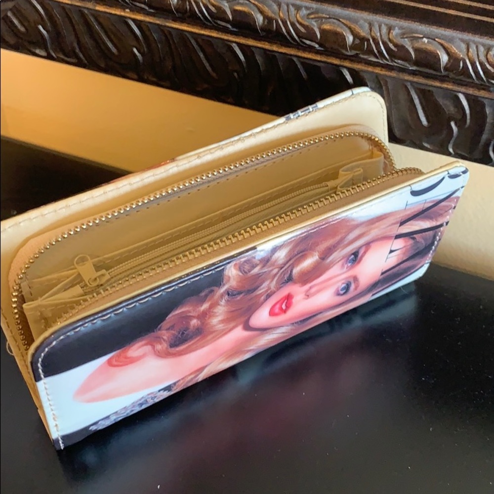 Wallet - Picture 2 of 4